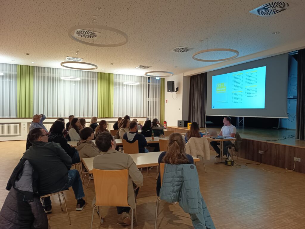 Vorstellung D-igital 1 Bad Ditzenbach 2 Fachbereich Medien & Bildung (FMB) informiert über digitale Zukunft der D1-Lehrgänge